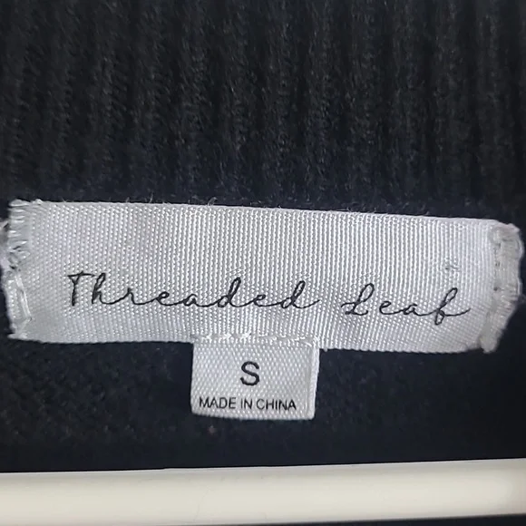 Threaded Leaf Cowboy Boots Black Sweater with Pink Boot Design Size S - Picture 3 of 8